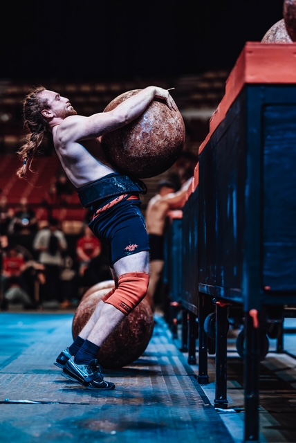 Filip Zajíček strongman Swaglift